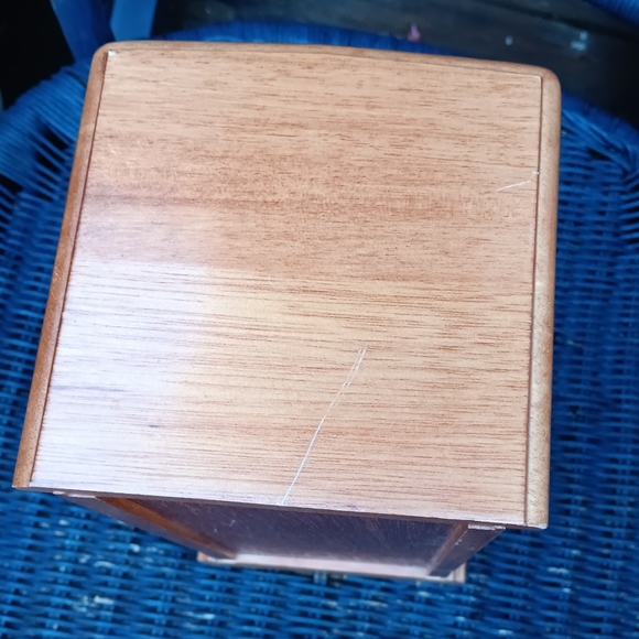 Vintage Montgomery Ward By Wondercrafts stained glass jewelry box - Picture 5 of 9